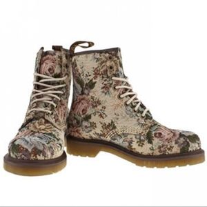 Dr. Martens - Castel - Pastel Floral on Canvas - US 7